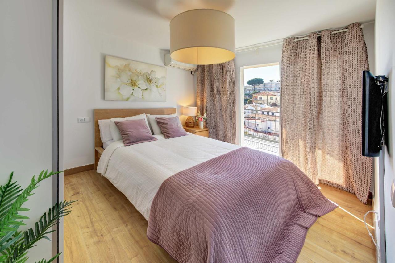 Apartament Pau Casals, 2 Min Walk From The Sea & Sea View Lloret de Mar Extérieur photo