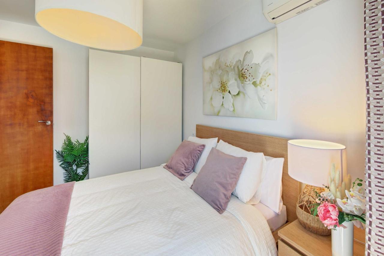 Apartament Pau Casals, 2 Min Walk From The Sea & Sea View Lloret de Mar Extérieur photo